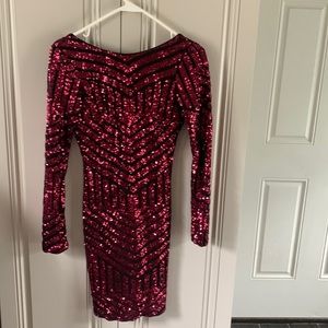 Beautiful sequins dress, Size XS. Conforms to body, stretch fit.